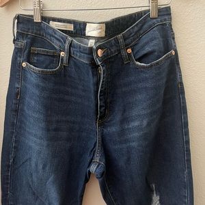 Universal Thread Target Jeans